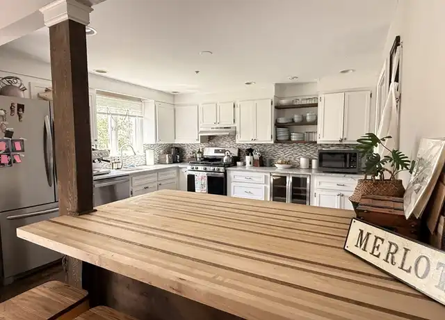 Property at 26 Hammond Pond Pkwy #26, Chestnut Hill, MA, 02467, 4 beds, 3.5 baths, [object Object]