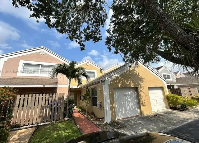 Property at 1325 NW 124th Ave Unit 1325, Pembroke Pines, FL, 33026, 2 beds, 2.5 baths, [object Object]