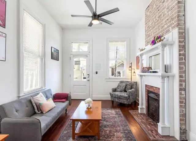Property at Valence St, New Orleans, LA, 70115, 4 beds, 2 baths, [object Object]