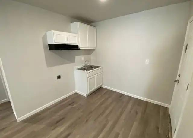 Property at 1903 16th St Unit 1903 16th Rear, Lubbock, TX, 79401, 1 bed, 1 bath, [object Object]