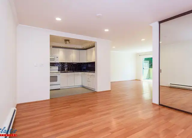Property at 1031 Crestview Dr #312, Mountain View, CA, 94040, 1 bed, 1 bath, [object Object]