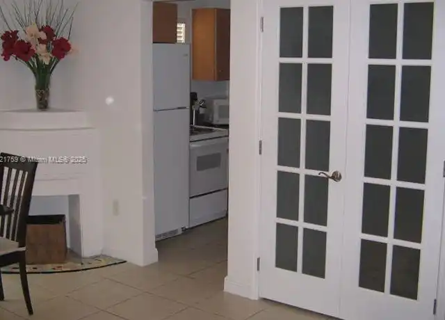 Property at 936 Pennsylvania Ave #202, Miami Beach, FL, 33139, 1 bed, 1 bath, [object Object]