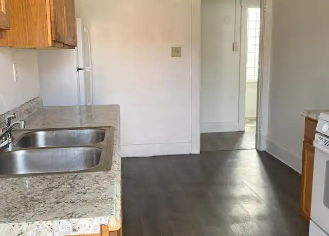 Property at 618 Broadway Ave, Mc Kees Rocks, PA, 15136, 2 beds, 1 bath, [object Object]