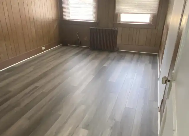 Property at 618 Broadway Ave, Mc Kees Rocks, PA, 15136, 2 beds, 1 bath, [object Object]