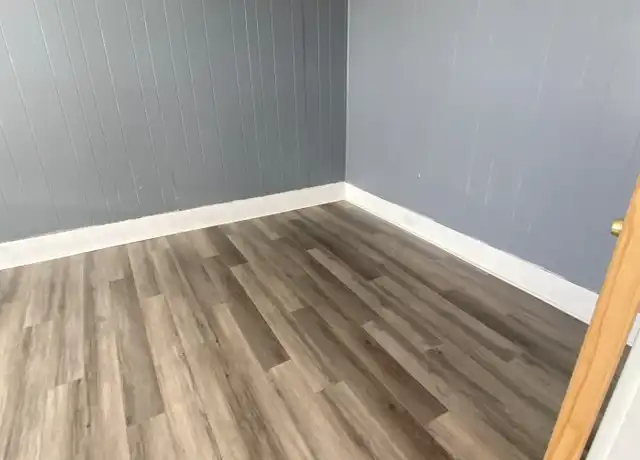 Property at 618 Broadway Ave, Mc Kees Rocks, PA, 15136, 2 beds, 1 bath, [object Object]
