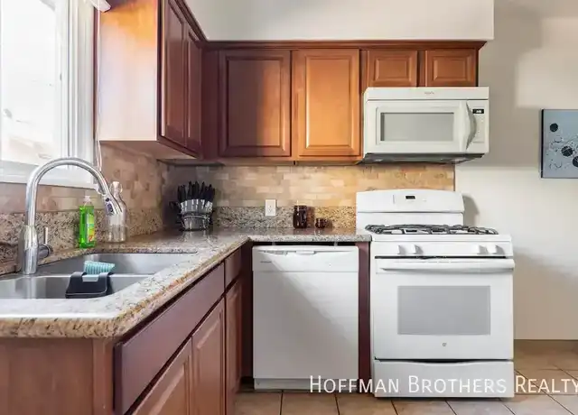 Property at 12415 Chandler Blvd Unit A, Valley Village, CA, 91607, 1 bed, 1 bath, [object Object]