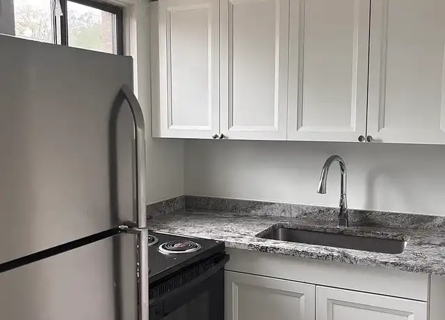 Property at Downtown Lake Orion Apartements - 144 N Lapeer St, Lake Orion, MI, 48362, 1-2 bed, 1-1.5 bath, [object Object]