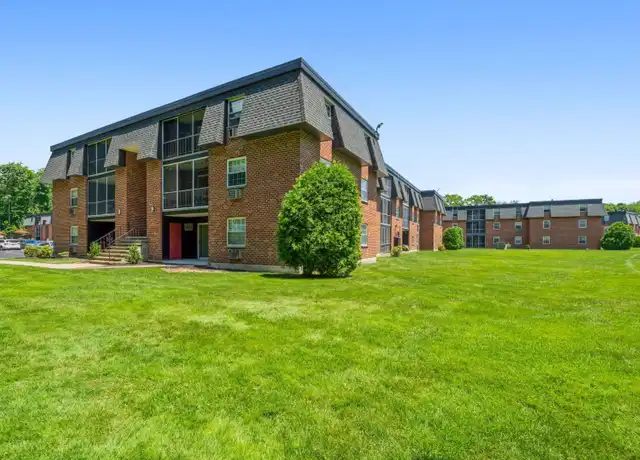 Property at 20 Brookside Ave Unit 16 17, Worcester, MA, 01602, 2 beds, 1 bath, [object Object]