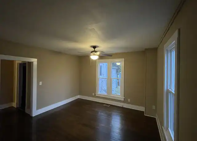 Property at 308 Jackson St, Warrensburg, MO, 64093, 5 beds, 2 baths, [object Object]
