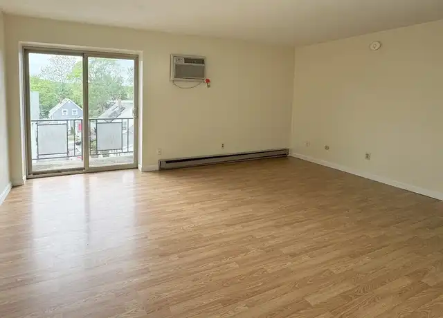 Property at 288 Main St Unit 303, Melrose, MA, 02176, 1 bed, 1 bath, [object Object]