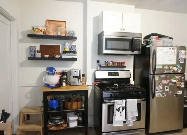 Property at 6 Walnut Ter, Newton, MA, 02460, 1 bed, 1 bath, [object Object]
