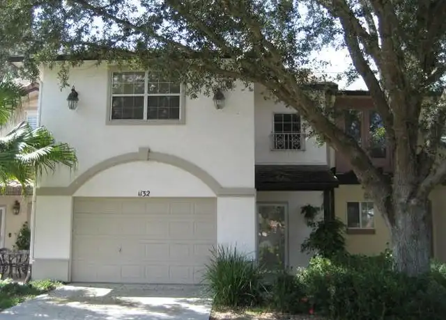 Property at 1132 Avenida de las Casas, Lady Lake, FL, 32159, 2 beds, 2.5 baths, [object Object]