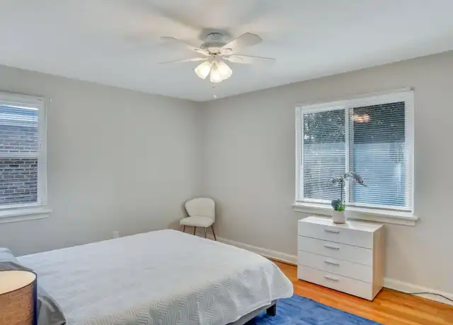Property at 22 Thackery Pl Unit 4 (D), Savannah, GA, 31405, 2 beds, 1 bath, [object Object]