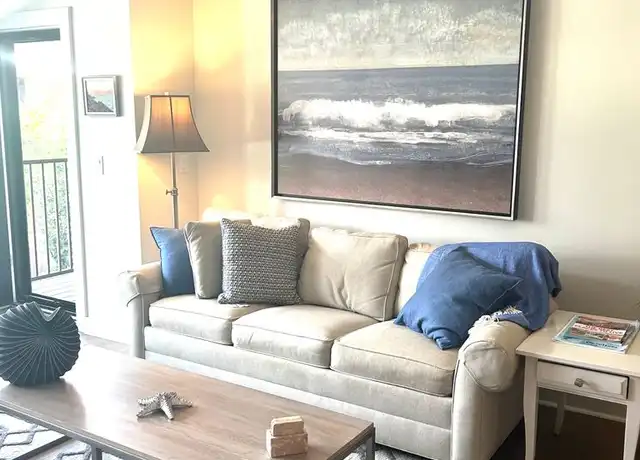 Property at 113 Newbury St, Portland, ME, 04101, 2 beds, 1 bath, [object Object]