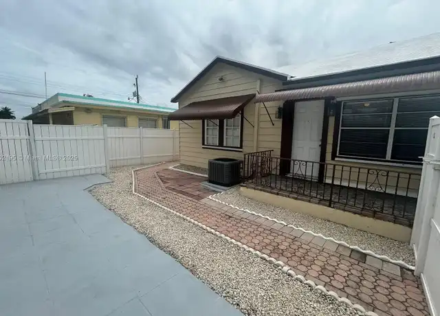 Property at 2000 Harding St, Hollywood, FL, 33020, 2 beds, 1 bath, [object Object]