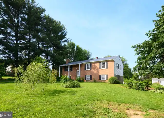 Property at 102 Roosevelt Rd, Sykesville, MD, 21784, 4 beds, 2 baths, [object Object]