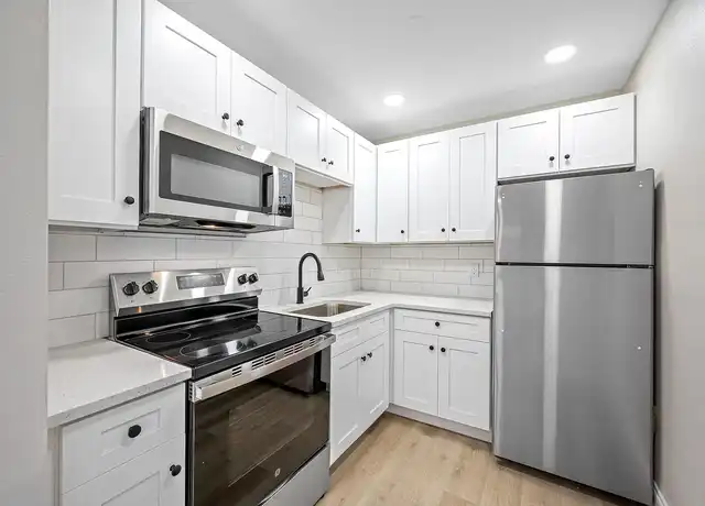 Property at 140 East Davis - 140 E Davis Blvd, Tampa, FL, 33606, 1-3 bed, 1-2 bath, [object Object]
