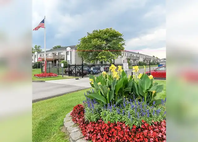 Property at Waynewood Apartments - 6737 N Wayne Rd, Westland, MI, 48185, 1-2 bed, 1-1.5 bath, [object Object]