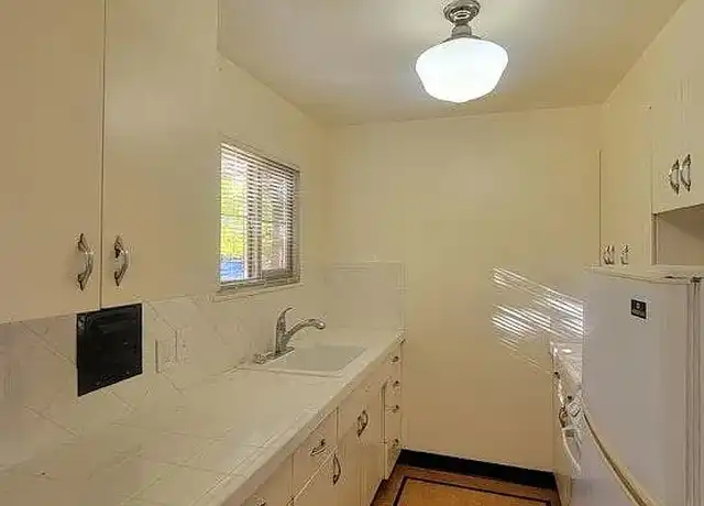 Property at N0131 - Claremont Apartments - 815 SE 42nd Ave, Portland, OR, 97215, 1 bed, 1 bath, [object Object]