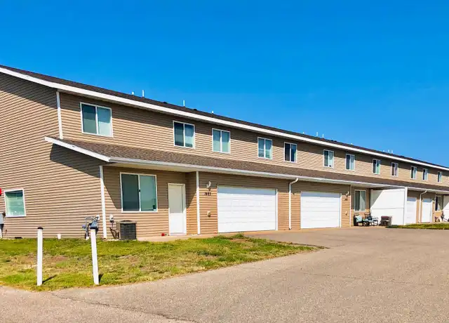 Property at 1439 34th Ave SE, Minot, ND, 58701, 3 beds, 2.5 baths, [object Object]