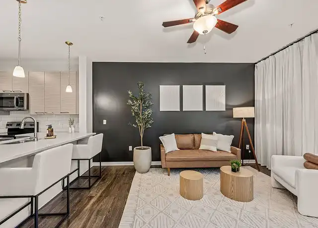 Property at Centric Gateway - 1010 W Trade St, Charlotte, NC, 28202, 0 beds, 1 bath, [object Object]
