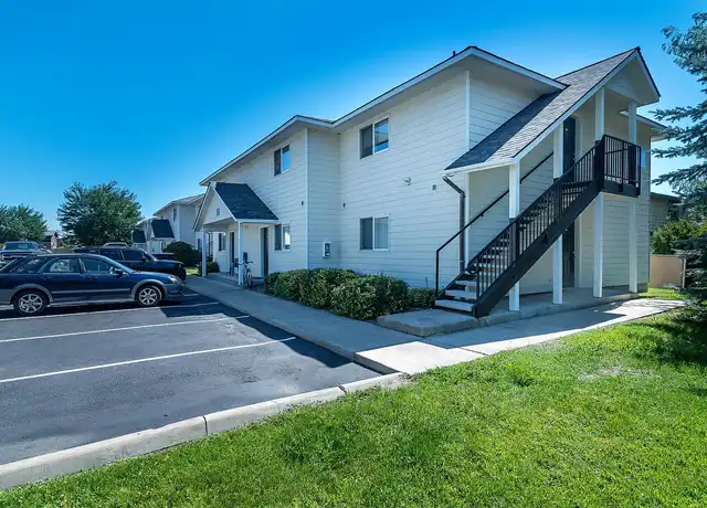 Property at Rainier Apartments - 1508 N B St, Ellensburg, WA, 98926, 2 beds, 1 bath, [object Object]