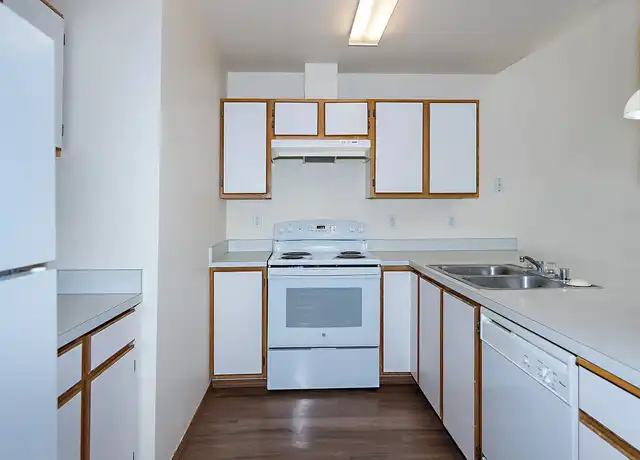 Property at Rainier Apartments - 1508 N B St, Ellensburg, WA, 98926, 2-3 beds, 1-2 bath, [object Object]