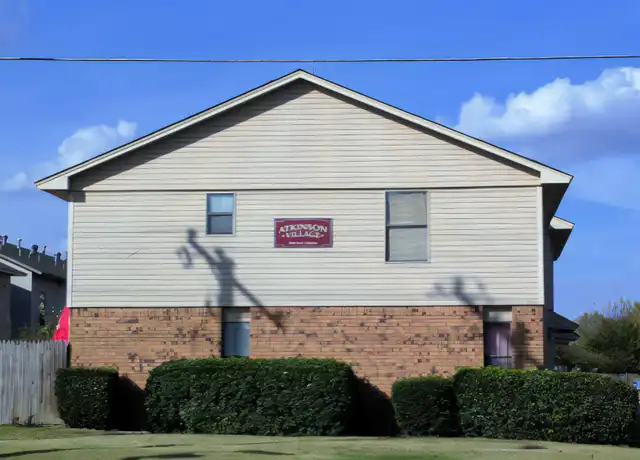 Property at 1901 E Lindsey St Unit 20B, Norman, OK, 73071, 2 beds, 1.5 baths, [object Object]