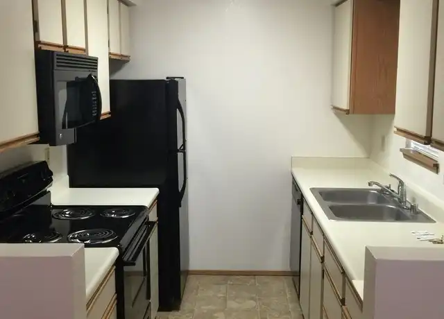 Property at Brooklyn Apartments - 5254 Brooklyn Ave NE, Seattle, WA, 98105, 2 beds, 2 baths, [object Object]