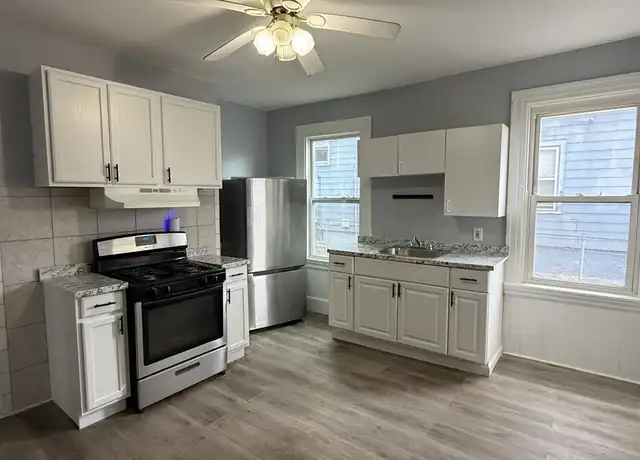 Property at 96-98 Sargeant St Fl 1, Hartford, CT, 06105, 3 beds, 1 bath, [object Object]