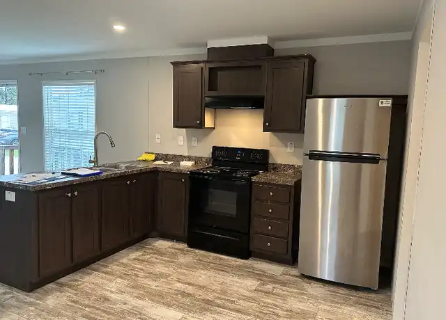 Property at 4816 U.S. 441 Unit 18, Lake City, FL, 32055, 3 beds, 2 baths, [object Object]