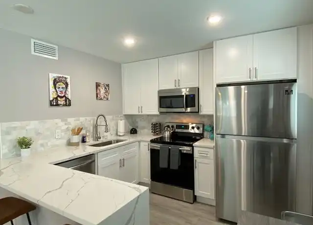 Property at 1600 8th St #206, Sarasota, FL, 34236, 2 beds, 1 bath, [object Object]