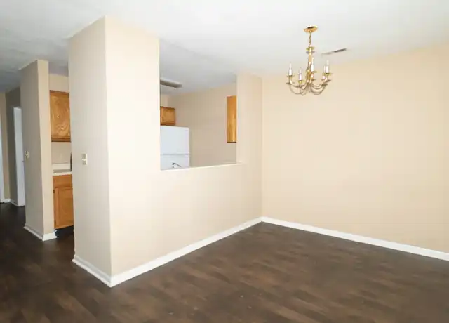 Property at Avery Place Apartments - 917 Mechanic St, Jeffersonville, IN, 47130, 2 beds, 1 bath, [object Object]