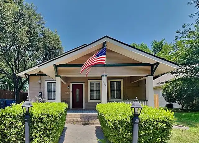 Property at 1004 Moreland Ave, Dallas, TX, 75204, 3 beds, 2 baths, [object Object]