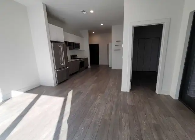 Property at 853 N Larrabee St Unit 210, Chicago, IL, 60610, 1 bed, 1 bath, [object Object]
