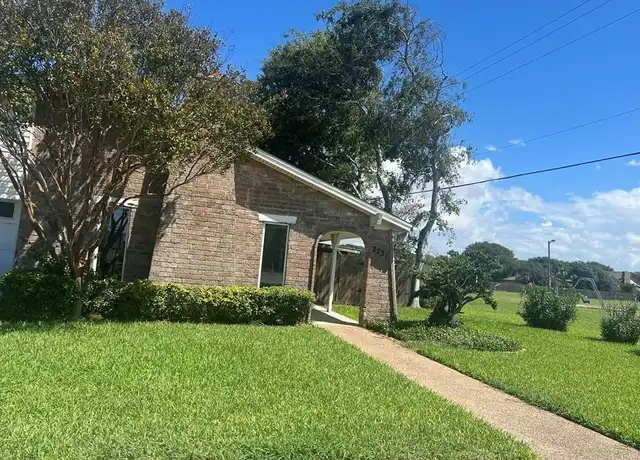 Property at 2231 Memorial Pkwy, Portland, TX, 78374, 3 beds, 2 baths, [object Object]
