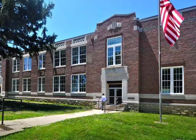 Property at 801 N Broadway St Unit 1, Leavenworth, KS, 66048, 2 beds, 1 bath, [object Object]