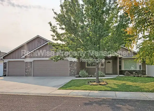Property at 575 W Elias St, Meridian, ID, 83642, 4 beds, 2.5 baths, [object Object]