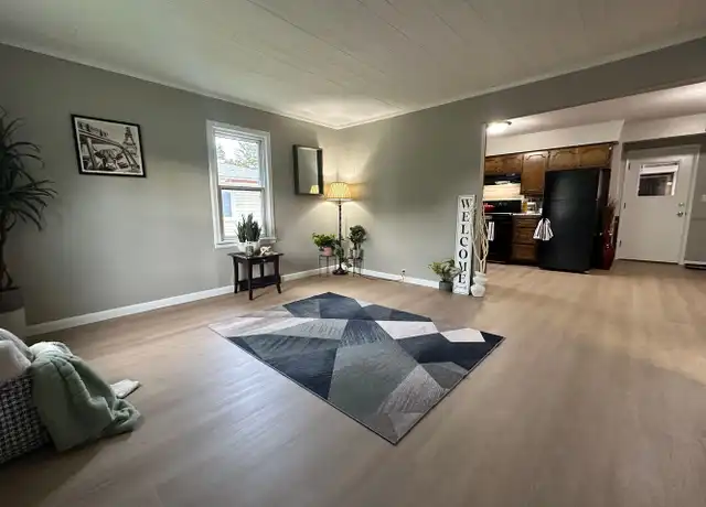 Property at 1734 E Ridgeway Ave, Waterloo, IA, 50702, 2 beds, 1 bath, [object Object]