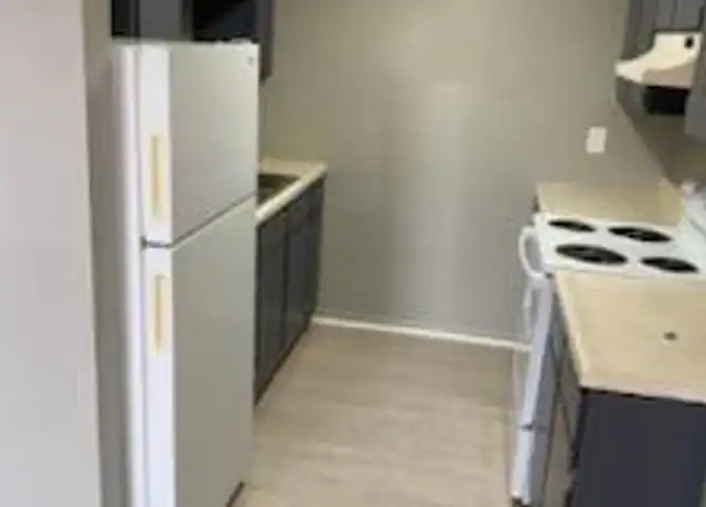 Property at 102 State St Unit 13, Fort Scott, KS, 66701, 1 bed, 1 bath, [object Object]