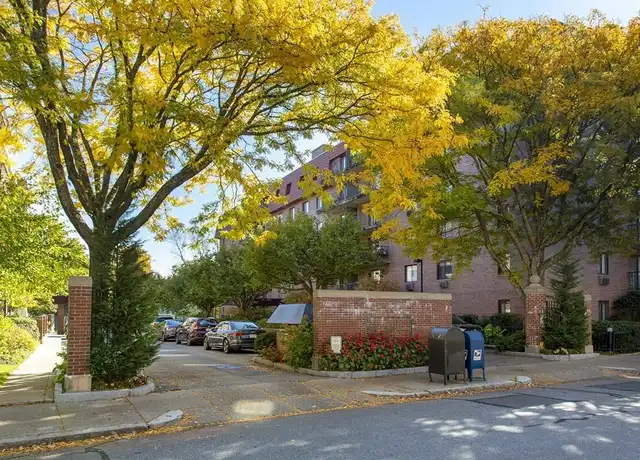 Property at 125 Pleasant St #401, Brookline, MA, 02446, 2 beds, 2 baths, [object Object]