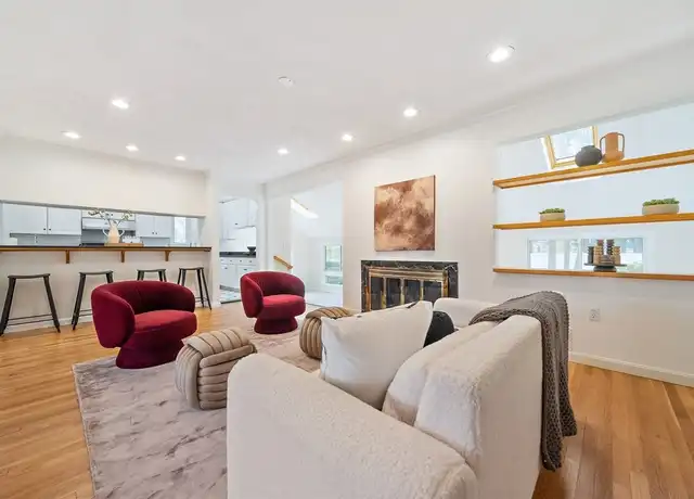 Property at 28 Mansfield Rd, Wellesley, MA, 02481, 5 beds, 4.5 baths, [object Object]