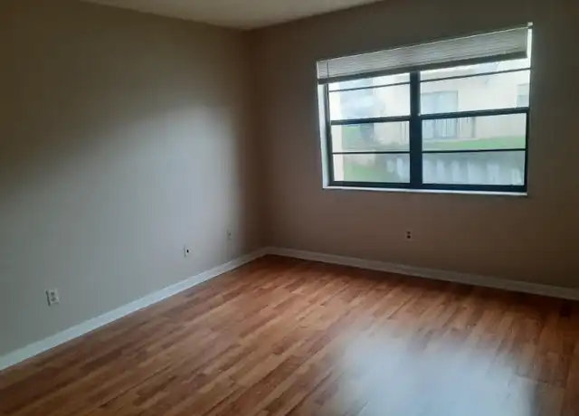 Property at 2050 Oleander Blvd Unit 2-104, Fort Pierce, FL, 34950, 1 bed, 1 bath, [object Object]