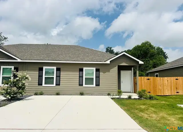 Property at 516 Hudson St, Seguin, TX, 78155, 3 beds, 2 baths, [object Object]