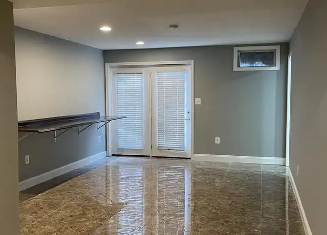 Property at 16167 Radburn St, Woodbridge, VA, 22191, 1 bed, 1 bath, [object Object]