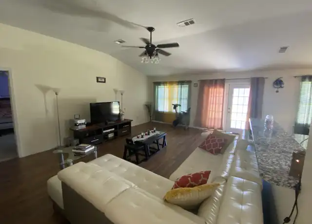 Property at 7226 Zoe Cir, Navarre, FL, 32566, 4 beds, 2 baths, [object Object]