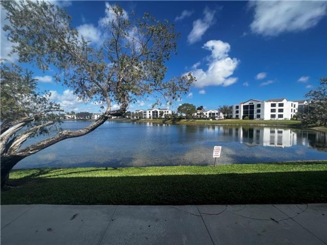 lake pointe pools