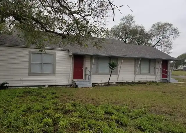Property at 629 W Nettie Ave, Kingsville, TX, 78363, 3 beds, 2 baths, [object Object]