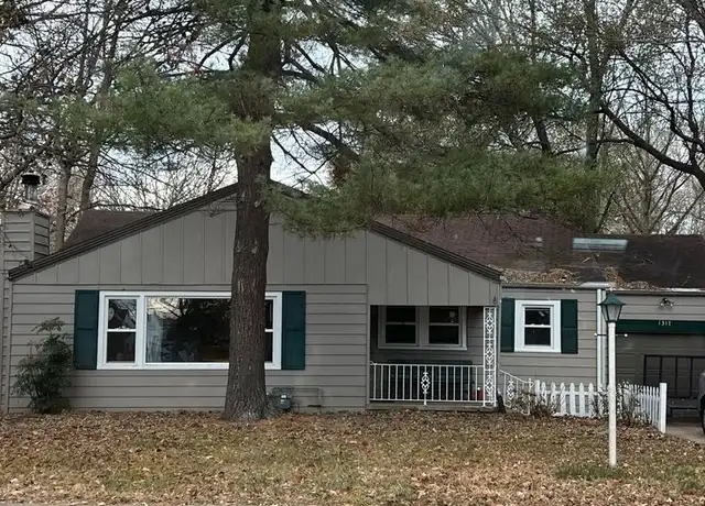 Property at 1317 S Kentwood Ave, Springfield, MO, 65804, 2 beds, 1 bath, [object Object]