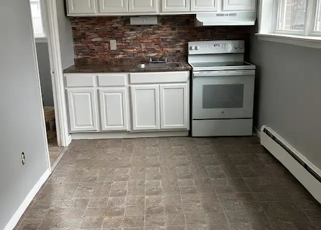 Property at 41 Garden St Unit 1A, East Hartford, CT, 06108, 0 beds, 1 bath, [object Object]